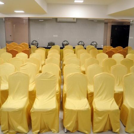 Hotel Sk Riverfront Vidzsajavádá Kültér fotó