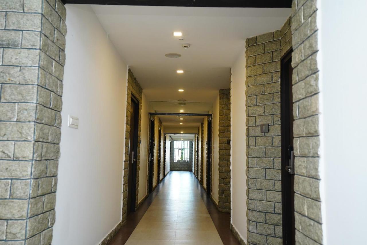 Hotel Sk Riverfront Vidzsajavádá Kültér fotó