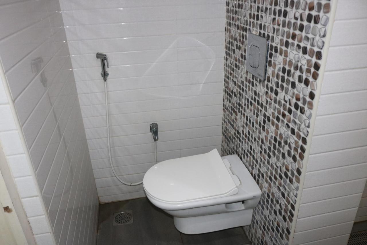 Hotel Sk Riverfront Vidzsajavádá Kültér fotó