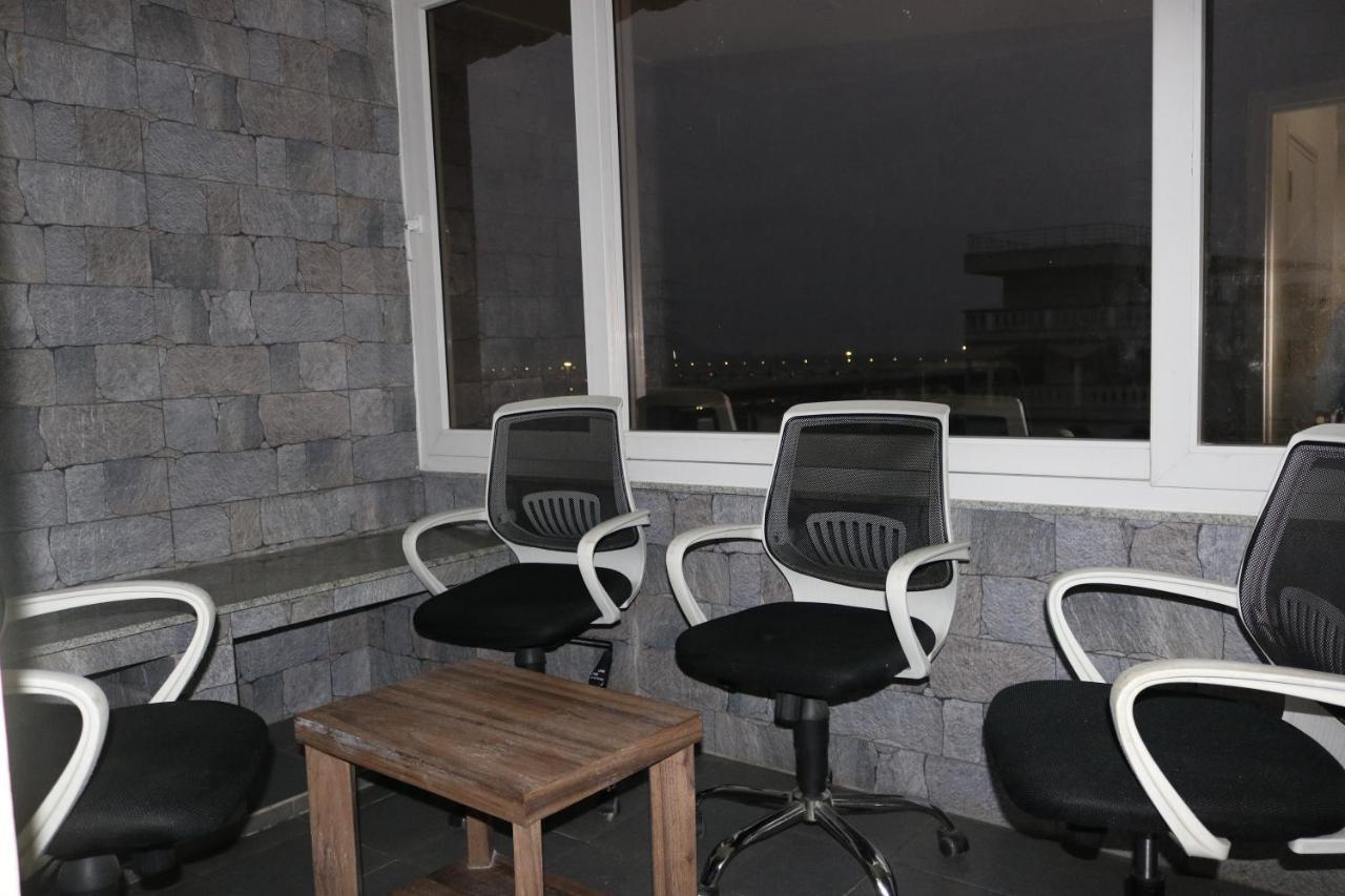 Hotel Sk Riverfront Vidzsajavádá Kültér fotó